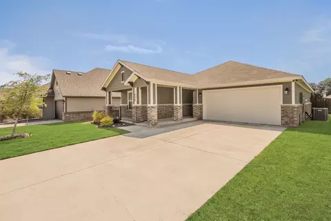 Exterior - 433 Rose Ave, Cleburne, TX 76033 photo 3 of 6