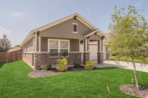 Exterior - 433 Rose Ave, Cleburne, TX 76033 photo 2 of 6