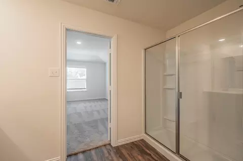 Entry Way - 433 Rose Ave, Cleburne, TX 76033 photo 5 of 7