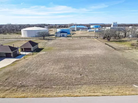 209 Maverick Ct, Granbury, TX 76049