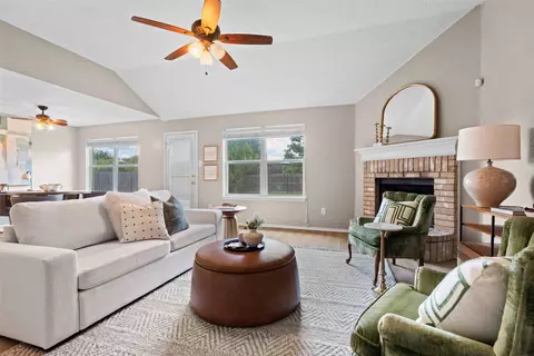 226 Whitestone Way, Weatherford, TX 76085