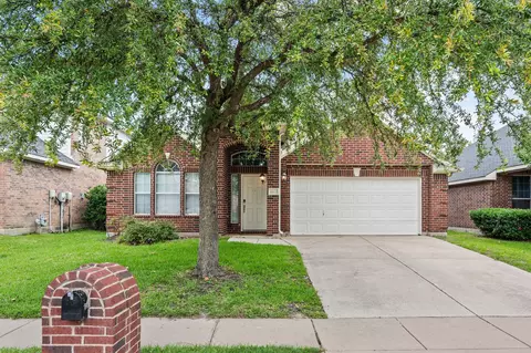 4633 Dwarf Nettle Dr, Fort Worth, TX 76244