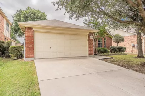 12129 Macaroon Ln, Fort Worth, TX 76244