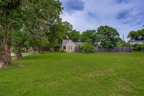 1226 Brunner Ave, Dallas, TX 75224
