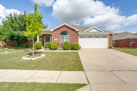6220 Granite Creek Dr, Fort Worth, TX 76179