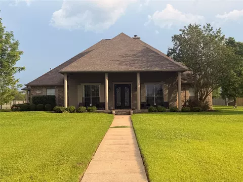 301 Teche Dr, Bossier City, LA 71111