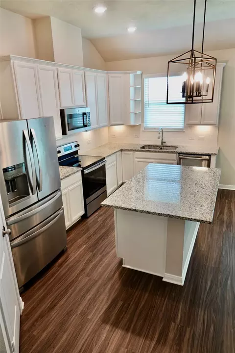 Kitchen - 2019 Theresa Dr, Bryan, TX 77807 photo 4 of 5