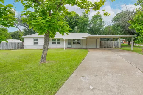 5205 Roxie St, Haltom City, TX 76117