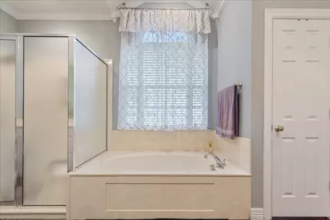 Bath - 6008 Mesquite Tree Ct, Waco, TX 76708 photo 3 of 8