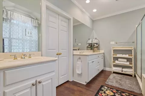 Bath - 6008 Mesquite Tree Ct, Waco, TX 76708 photo 2 of 8