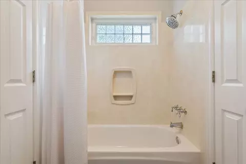 Bath - 6008 Mesquite Tree Ct, Waco, TX 76708 photo 7 of 8