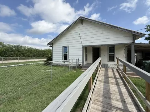 616 W 4th St, Coleman, TX 76834