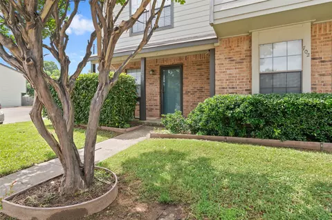 700 W Collins St, Denton, TX 76201