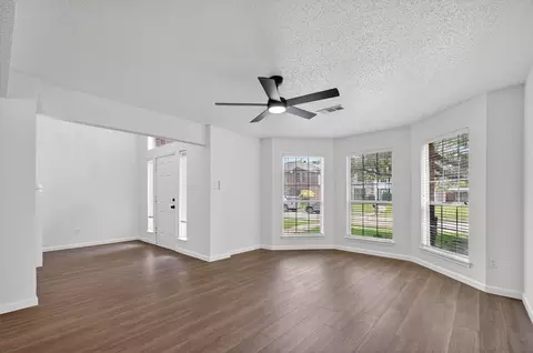 Living - 482 Cloverleaf Dr, Lancaster, TX 75146 photo 2 of 15