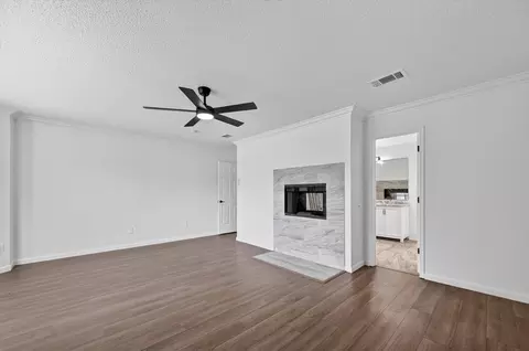 Living - 482 Cloverleaf Dr, Lancaster, TX 75146 photo 13 of 15