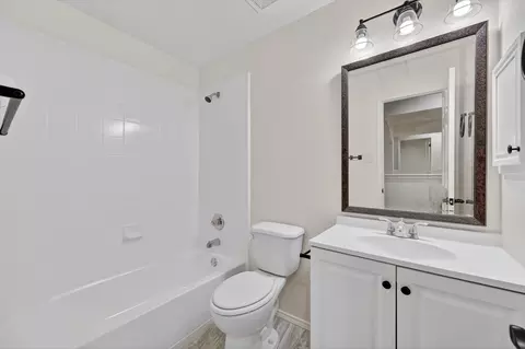 Bath - 482 Cloverleaf Dr, Lancaster, TX 75146 photo 5 of 6