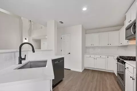 Kitchen - 482 Cloverleaf Dr, Lancaster, TX 75146 photo 1 of 3