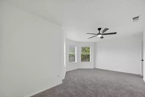 Bedroom - 482 Cloverleaf Dr, Lancaster, TX 75146 photo 2 of 8