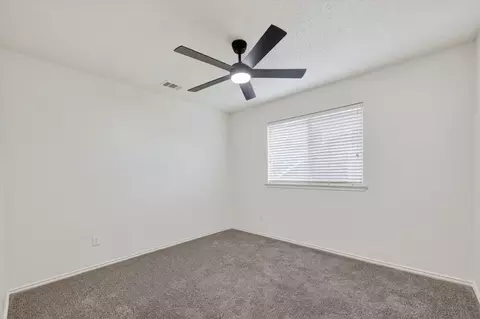 Bedroom - 482 Cloverleaf Dr, Lancaster, TX 75146 photo 4 of 8