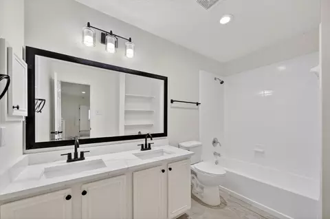 Bath - 482 Cloverleaf Dr, Lancaster, TX 75146 photo 6 of 6