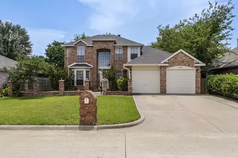 5428 Rolling Green Rd, Arlington, TX 76017