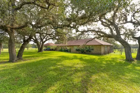 8010 Christian Cemetery Rd, Burton, TX 77835