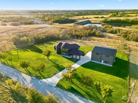 145 Rock Ct, Decatur, TX 76234