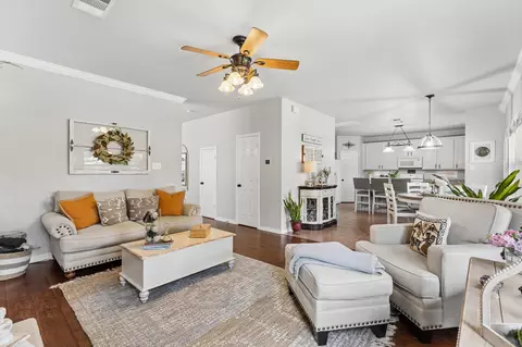 5801 Meadowglen Dr, Argyle, TX 76226