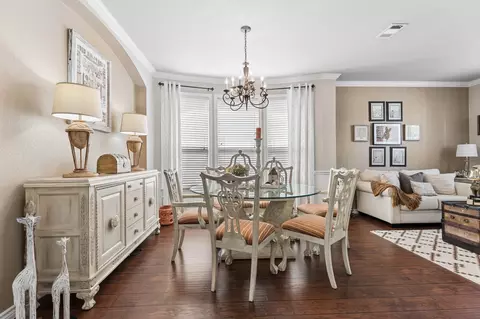 5801 Meadowglen Dr, Argyle, TX 76226