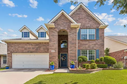 5801 Meadowglen Dr, Argyle, TX 76226