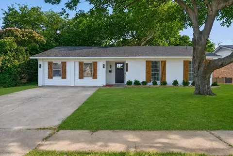 2029 Spanish Trl, Irving, TX 75060