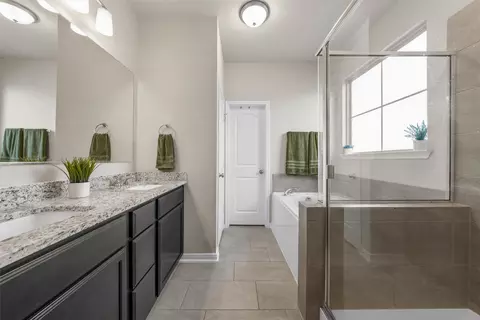 Bath - 3105 Samson Dr, Lorena, TX 76655 photo 2 of 5