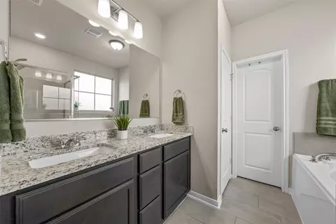 Bath - 3105 Samson Dr, Lorena, TX 76655 photo 3 of 5