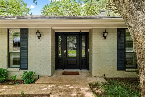 1804 Hillvalley Dr, Arlington, TX 76013