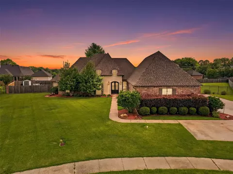 605 Fall Winds Cir, Bossier City, LA 71111