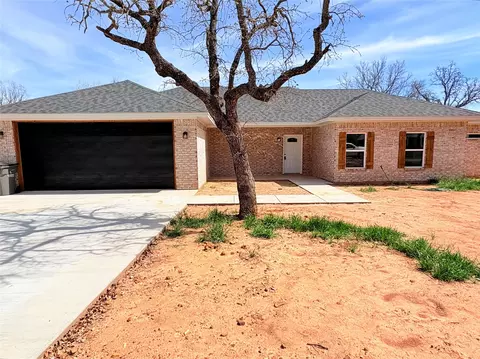 1503 S Rodgers Dr, Graham, TX 76450