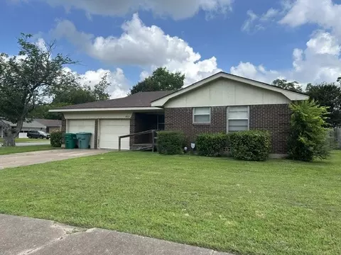 1821 W Belden St, Sherman, TX 75092