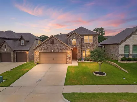 320 Hudson Ct, Kennedale, TX 76060
