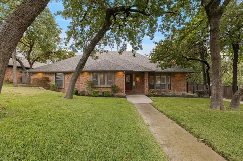2618 Keystone Dr, Arlington, TX 76006