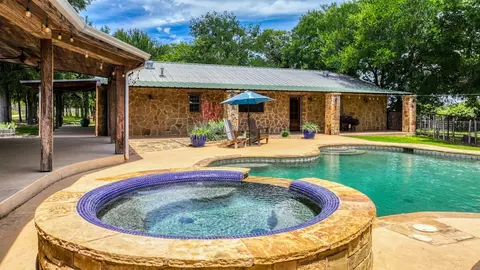 1060 Young Bend Rd, Brock, TX 76087