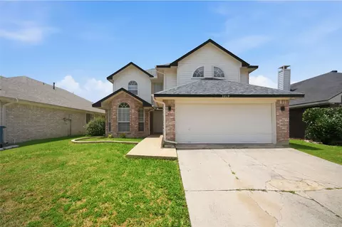 3219 Renaissance Dr, Dallas, TX 75287