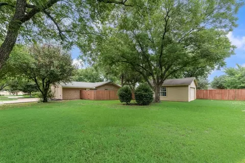 2701 Poplar Dr, Flower Mound, TX 75028