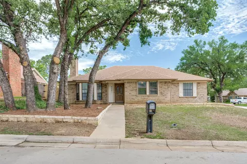 4201 High Mesa Ct, Arlington, TX 76016