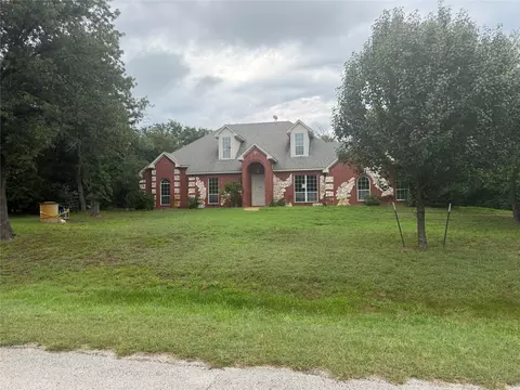 1400 Oak Point Dr, Cross Roads, TX 76227