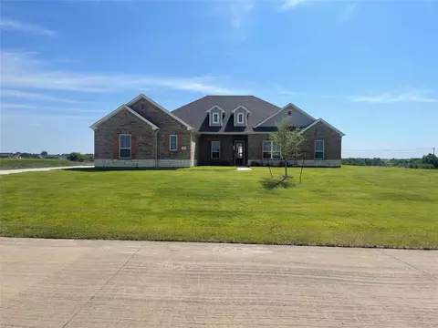 221 Marie Ln, Waxahachie, TX 75167