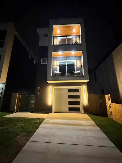 2404 Dyson St, Dallas, TX 75215