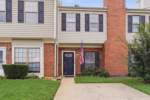 212 Samuel Blvd #3, Coppell, TX 75019