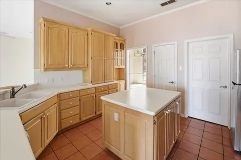 Kitchen - 15744 Timberhill Dr, Flint, TX 75762 photo 2 of 6
