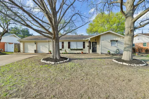 7217 Green Meadow Dr, North Richland Hills, TX 76180