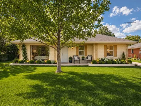 6307 Stonewall St, Greenville, TX 75402